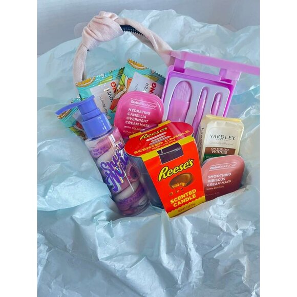 Beauty Gift Box Self Care Set W/ Reeses Candle Cream Masks Face Wipes Sweet Melo - Picture 4 of 5